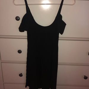 Black cut out shoulder causal dress